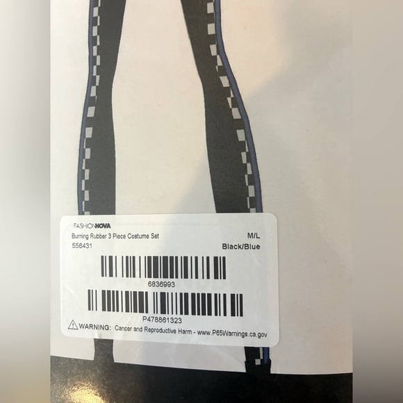 Fashion Nova Women’s Sexy Halloween Costume - Picture 4 of 6